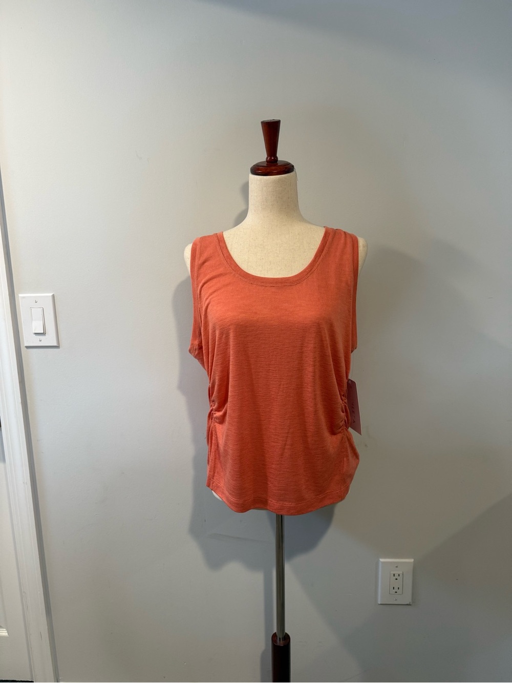 Athleta Sleeveless Scoop Neck Women’s Tank Top - Rust